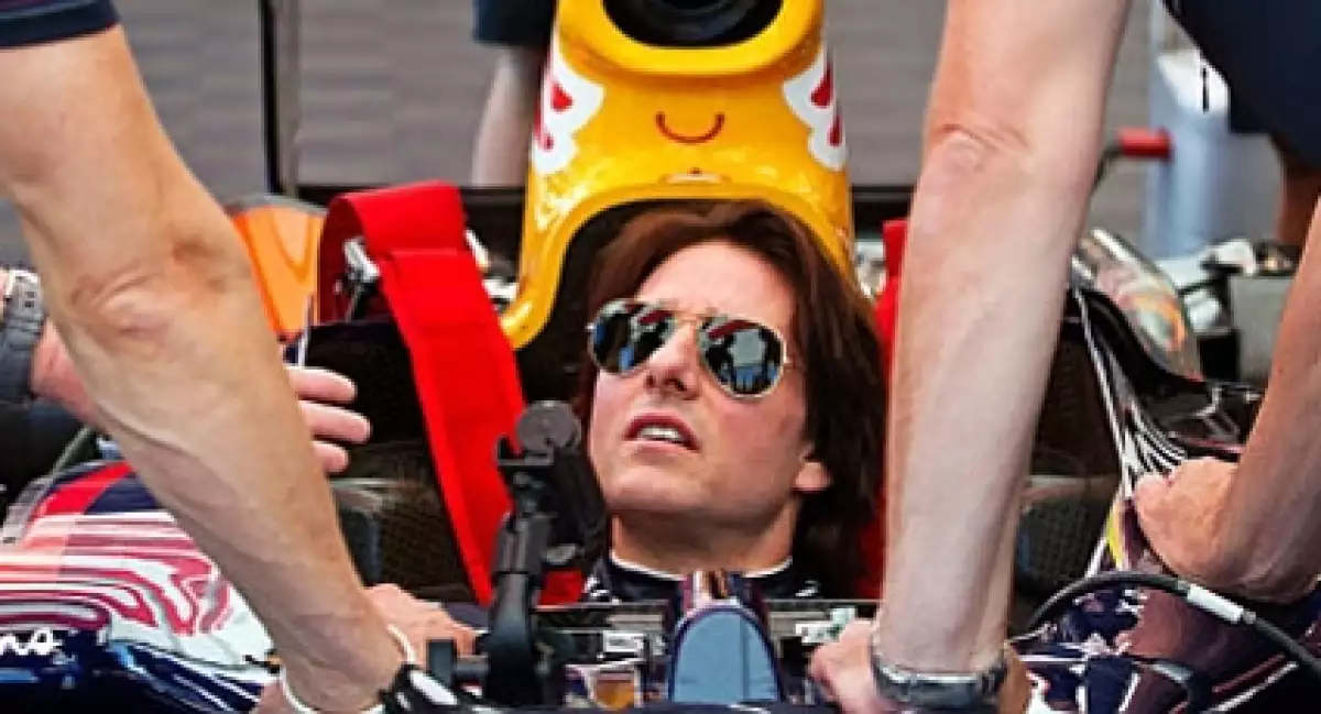 Tom estuvo muy atento a las indicaciones de los expertos.