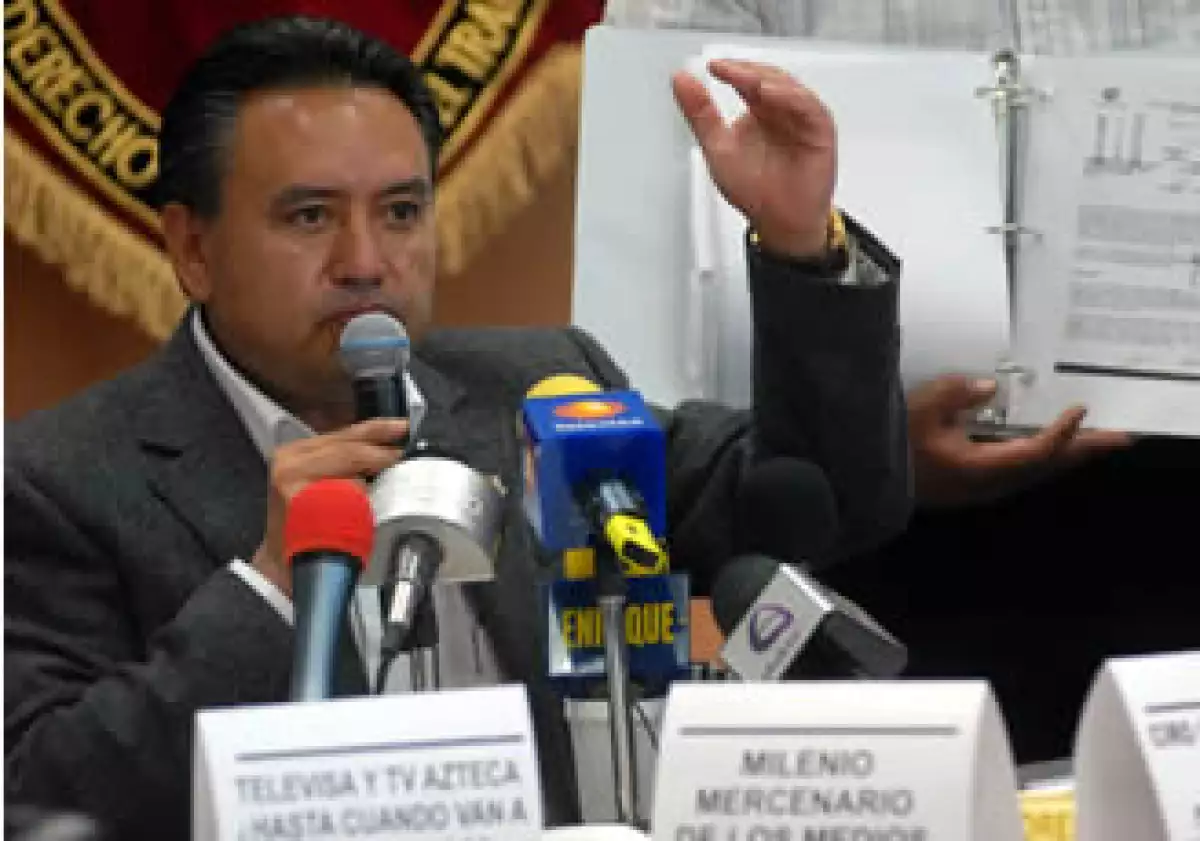 Martín Esparza dijo que acudirá a la CDHDF para presentar una queja similar a la que promovida en la CNDH por violación a las garantías individuales de trabajadores. (Foto: Notimex)