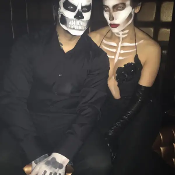 JLo fue una calavera muy sexy y se divirtió en la fiesta de Heidi Klum.