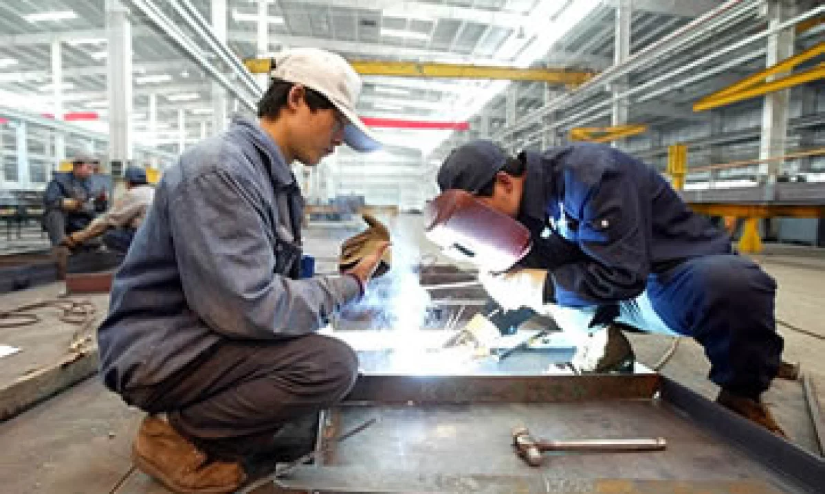 La caída refuerza la tesis de que se requieren políticas de estímulo para apoyar el crecimiento de la economía china. (Foto: AP)