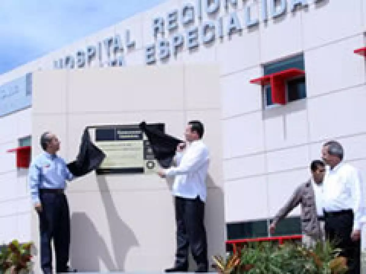 Felipe Calderón, Presidente de México, durante la inauguración del centro hospitalario. (Foto: Cortesía Presidencia)