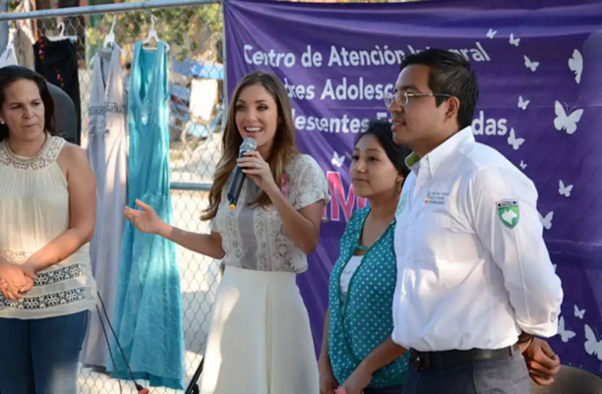 La también cantante dio palabras de aliento para impulsar a las mujeres Chiapanecas.