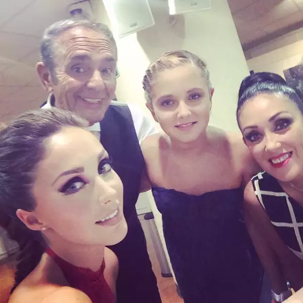 Anahí no fue la única invitada de honor de Manuel Velasco, ya que los papás y la sobrina de la cantante también disfrutaron de la elegante noche mexicana.