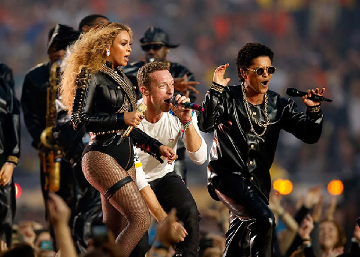 Aunque Coldplay era el headliner del partido, Queen B logró hacer que el show se tratara sólo de ella, una vez más.