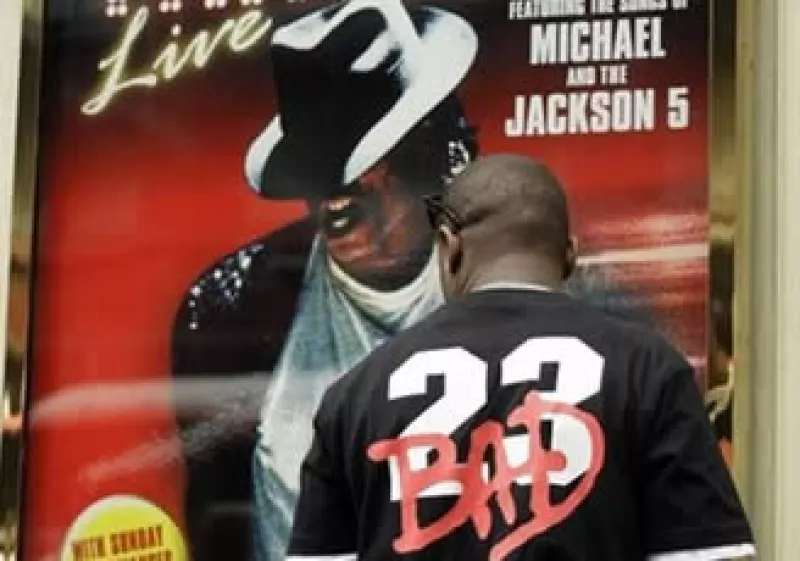 Michael Jackson tenía programado ofrecer 50 conciertos en Gran Bretaña a partir del 13 de julio. (Foto: AP)