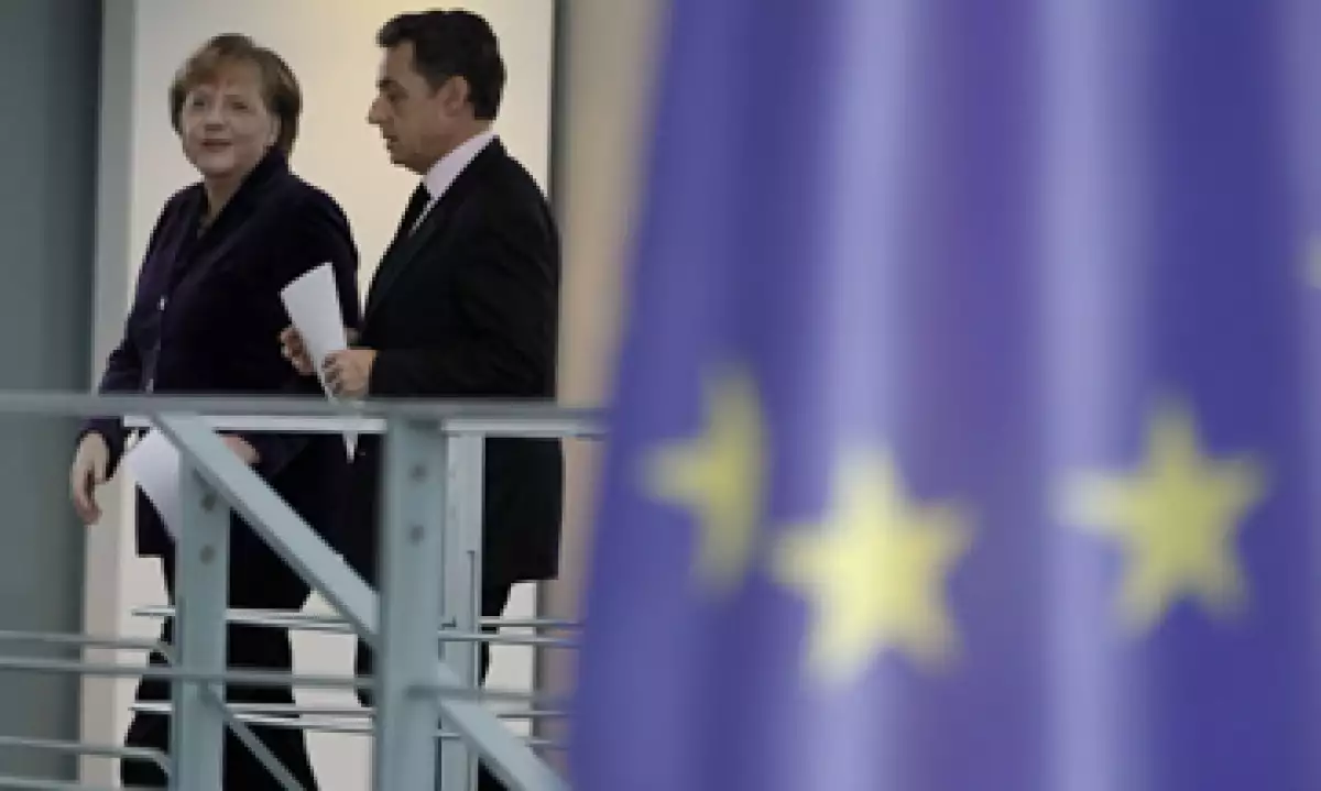 Los alemanes y los franceses tendrán que emitir más cheques para eliminar el riesgo sistémico que existe en la eurozona. (Foto: Reuters)