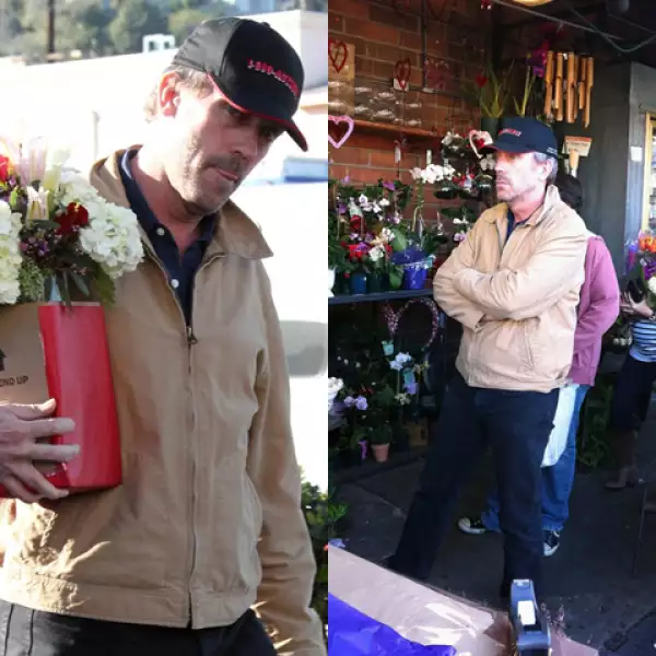 Hugh Laurie fue a comprar flores el día de San Valentín.