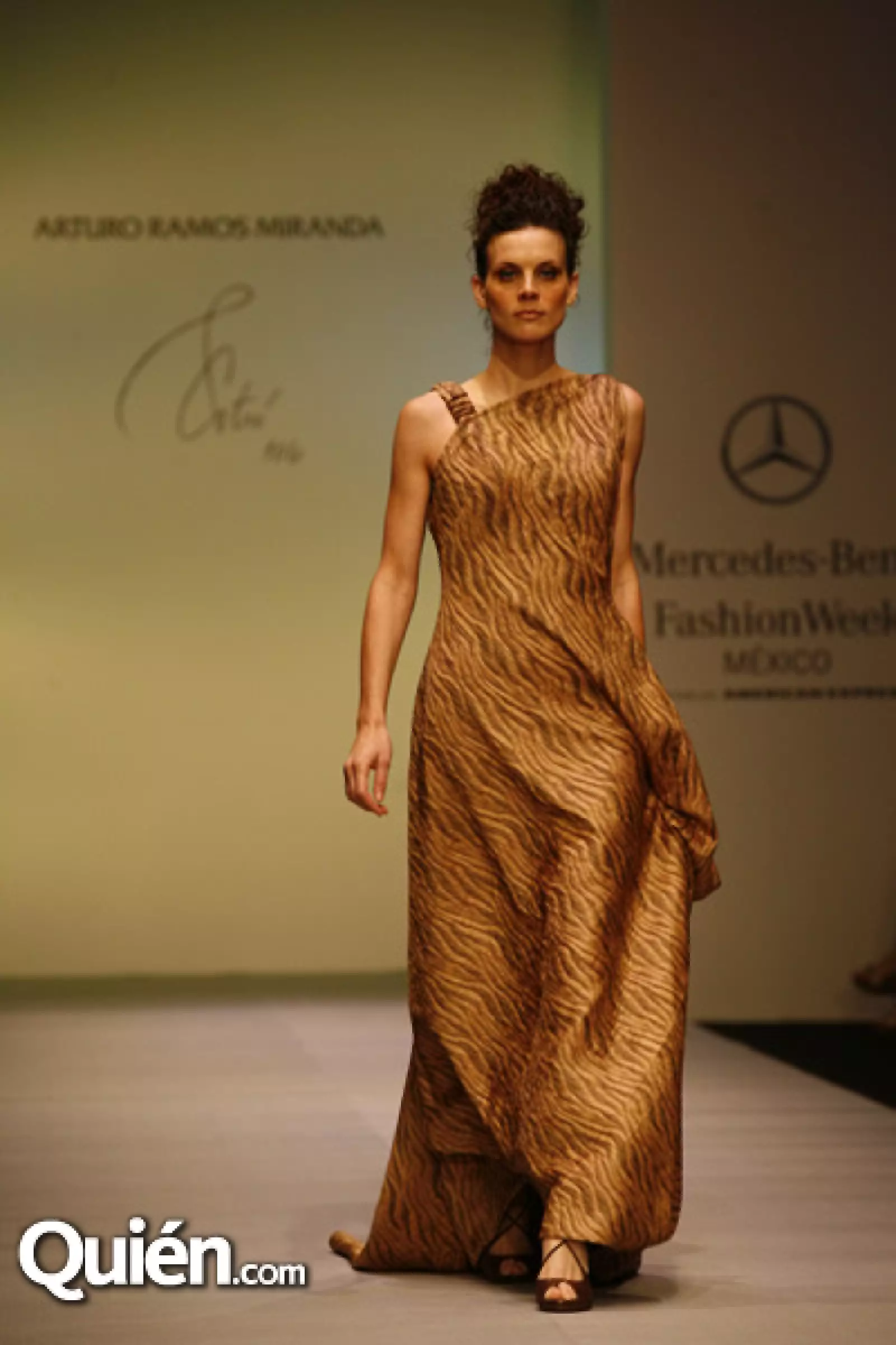 Desfile Arturo Ramos