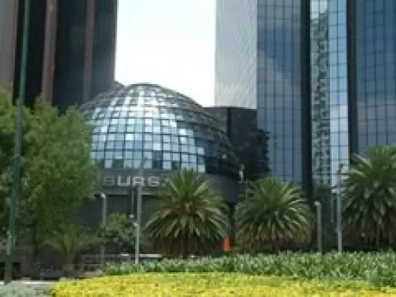 La BMV cerró la jornada con números positivos. (Foto: Archivo)