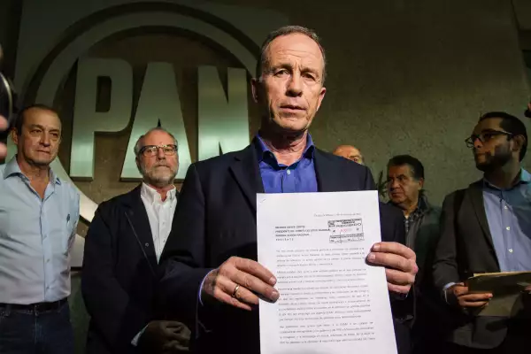 El adiós de otro panista