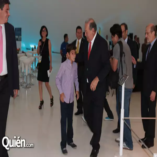 Carlos Slim con su nieto