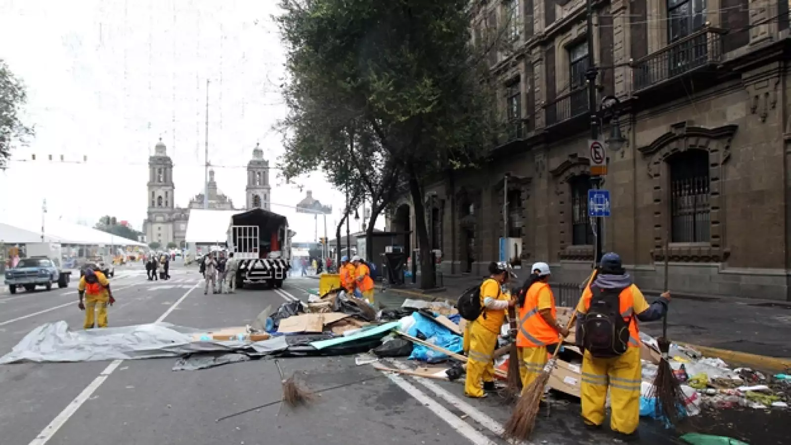 Limpieza del Zócalo8