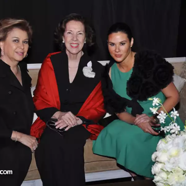 Lourdes Mondragón,Consuelo Sainz de Mier,Mónica Serrano