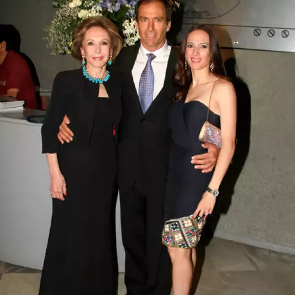 Yolanda Santos,Alberto Garza Santos y Yolanda Garza de González