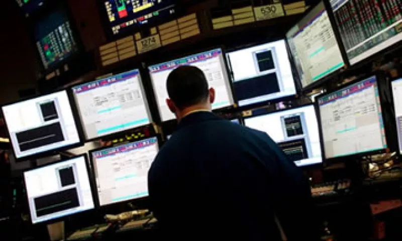 Thomson Reuters no declara cuánto cobra a los fondos por enviarles de forma anticipada el resultado de la encuesta. (Foto: Cortesía de CNNMoney)