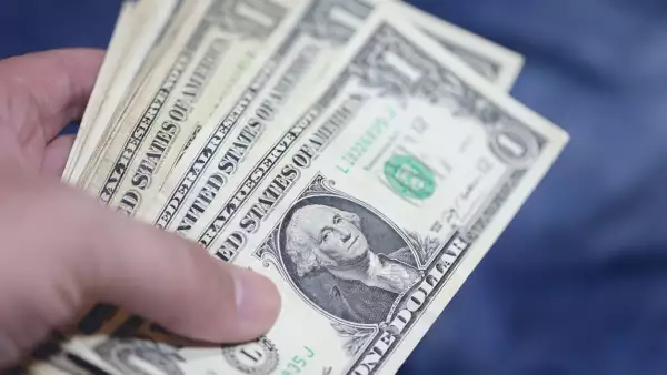 Peso se aprecia tras decisión de Banxico
