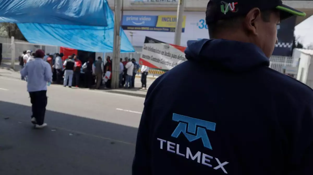 Telmex Telephone Operators Went On Strike