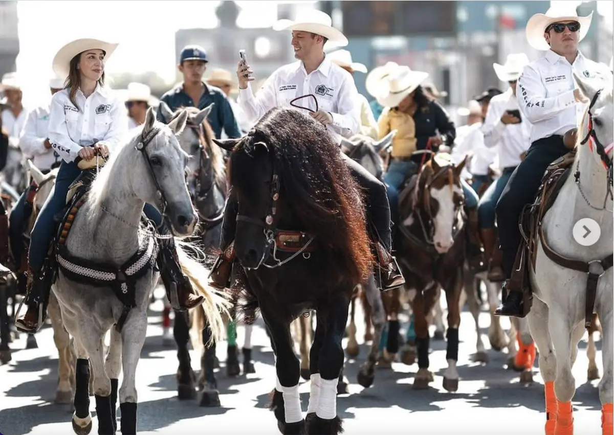 LUIS-DONALDO-COLOSIO-CABALGATA.png