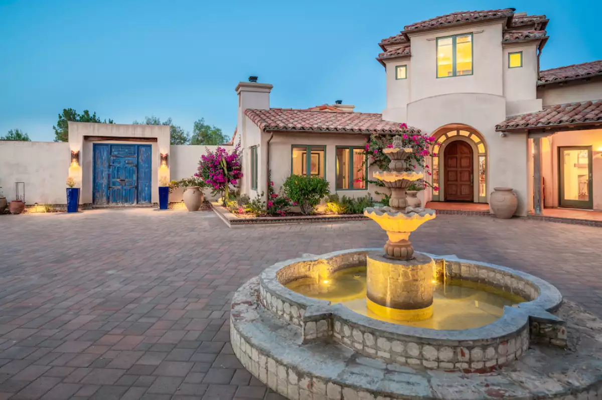 PatioCentral-Malibu.png