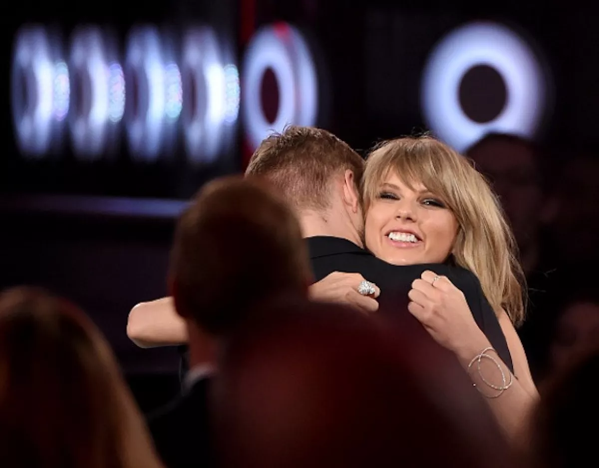 Taylor siempre lució feliz y con una gran sonrisa a lado de Calvin.