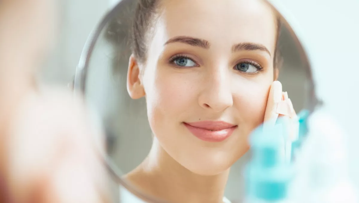 El tónico ayuda a equilibrar el pH de la piel.