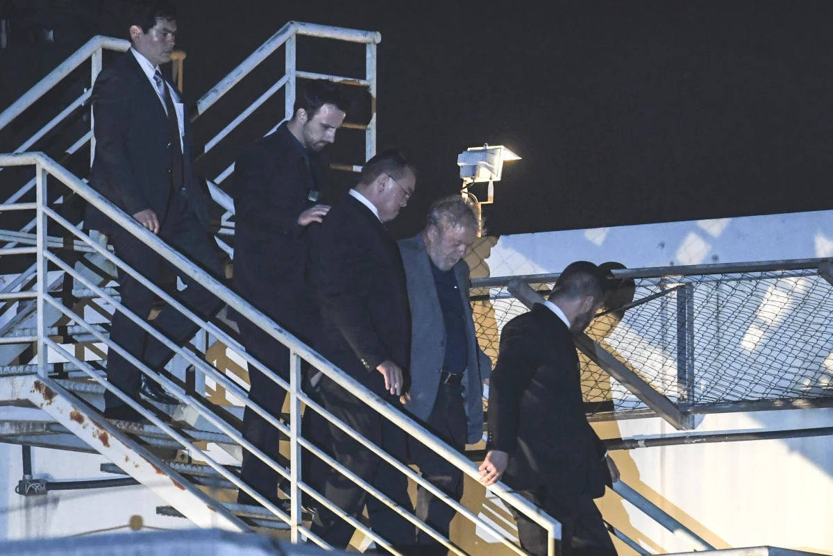 Lula ingresa a prisión