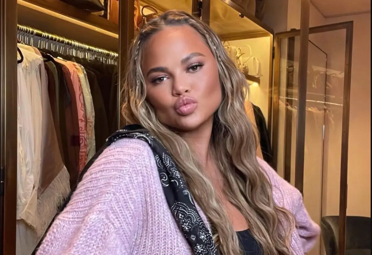 Chrissy Teigen 