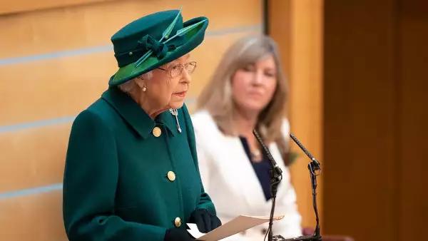 Reina Isabel II