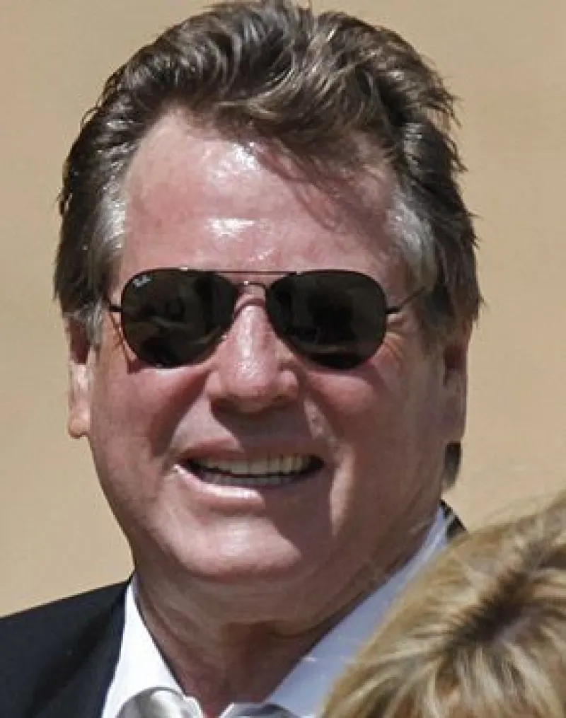 Ryan O'Neal afirmó el martes que inclusive cuando Farrah Fawcett agonizaba, intentó aferrarse a la vida.