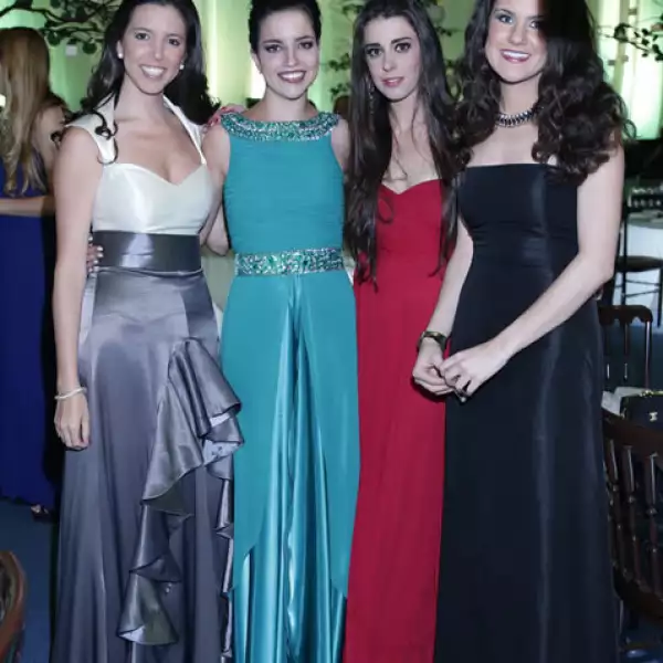 María Suero,Maite Suero,Macarena Sobrino y Sofía Basagueren