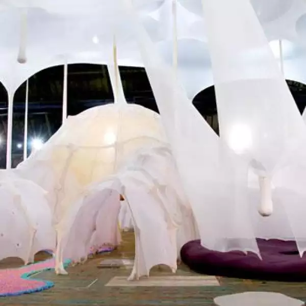El mundo sensorial del brasileño Ernesto Neto