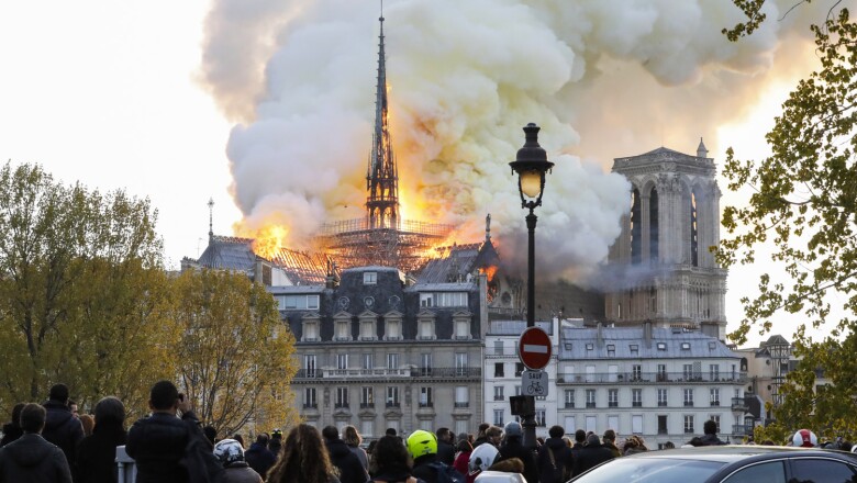 Incendio Notre Dame-1