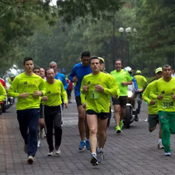 Con un tiempo de 54:08 minutos, el Presidente Enrique Peña Nieto recorrió los 10 kilómetros de la tercera carrera Molino del Rey.