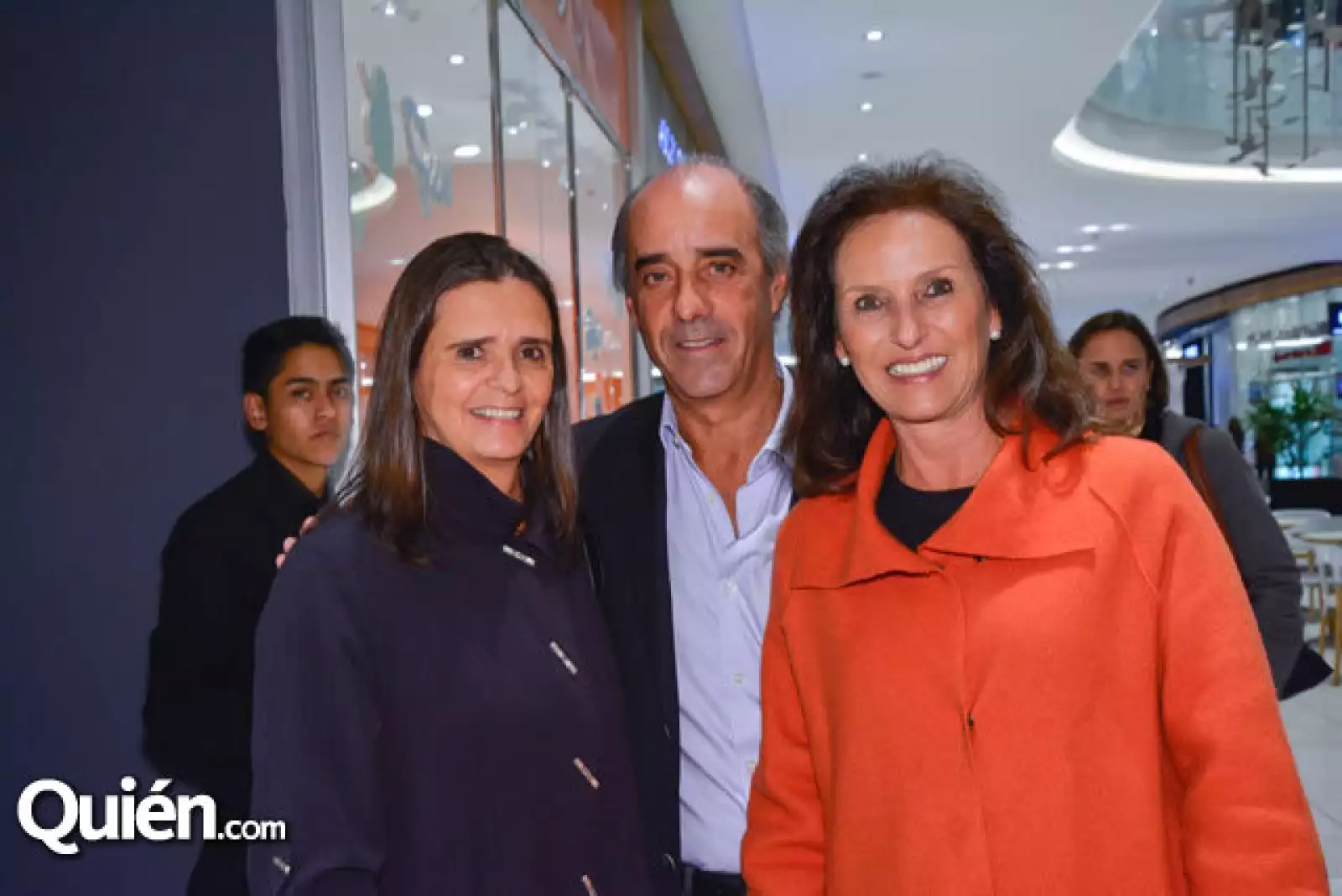 Maru Gómez,Alejandro y Mónica de Haro.