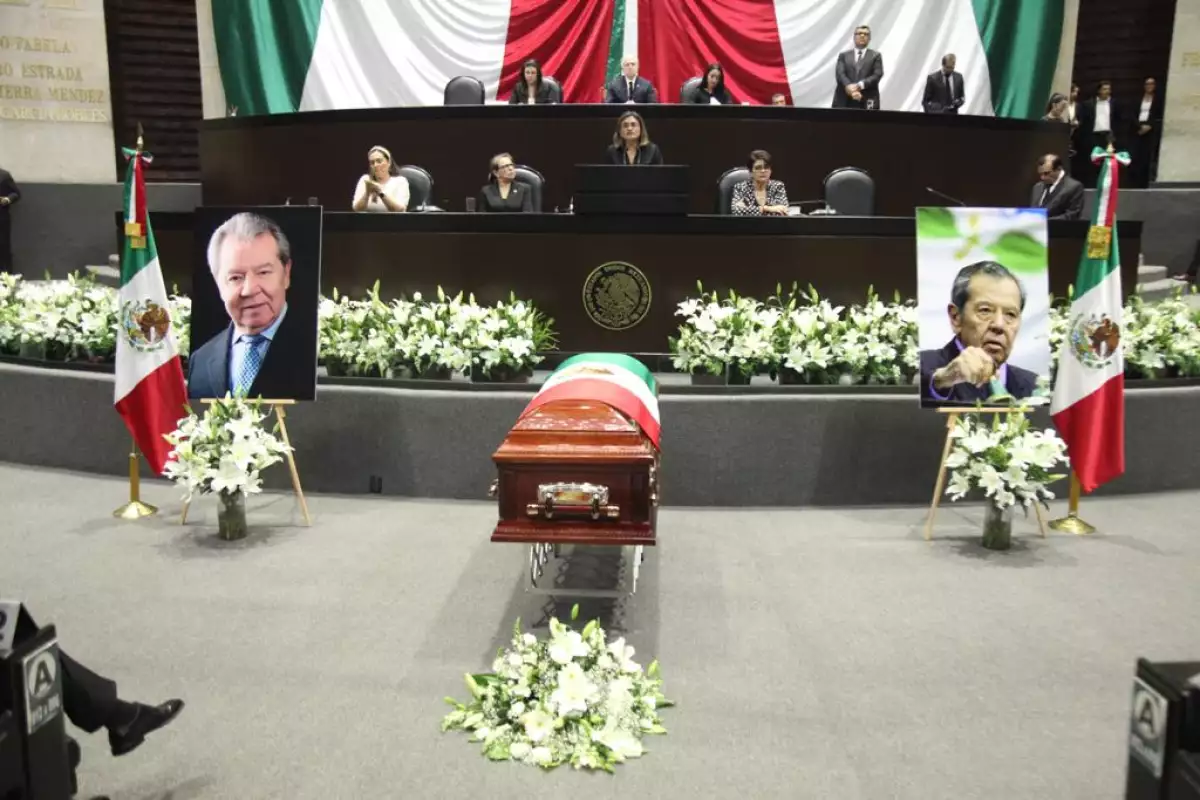Homenaje póstumo a Porfirio a Muñoz Ledo