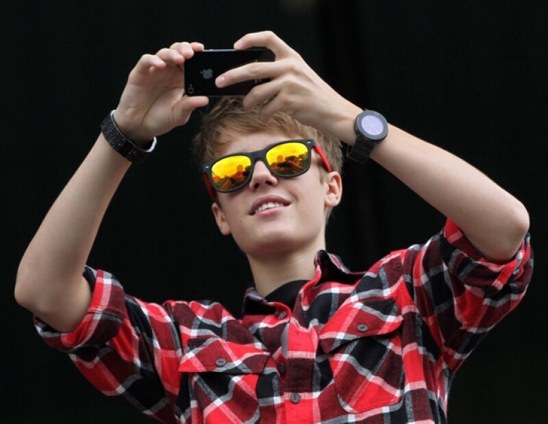 Justin estaba igual de emocionado que sus seguidoras.
