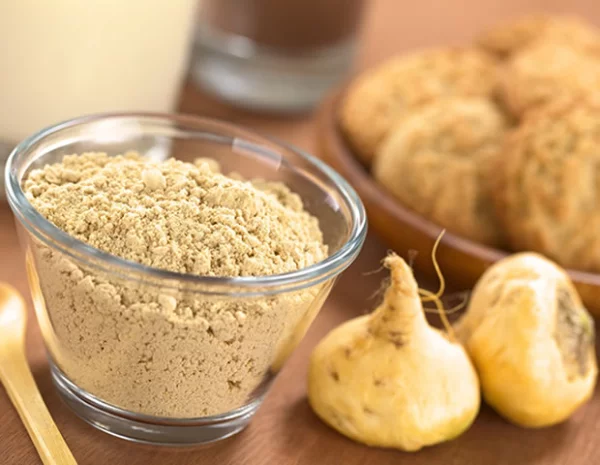 Tiene minerales, vitaminas y aminoácidos que ayudan a incrementar los niveles de energía en el cuerpo.