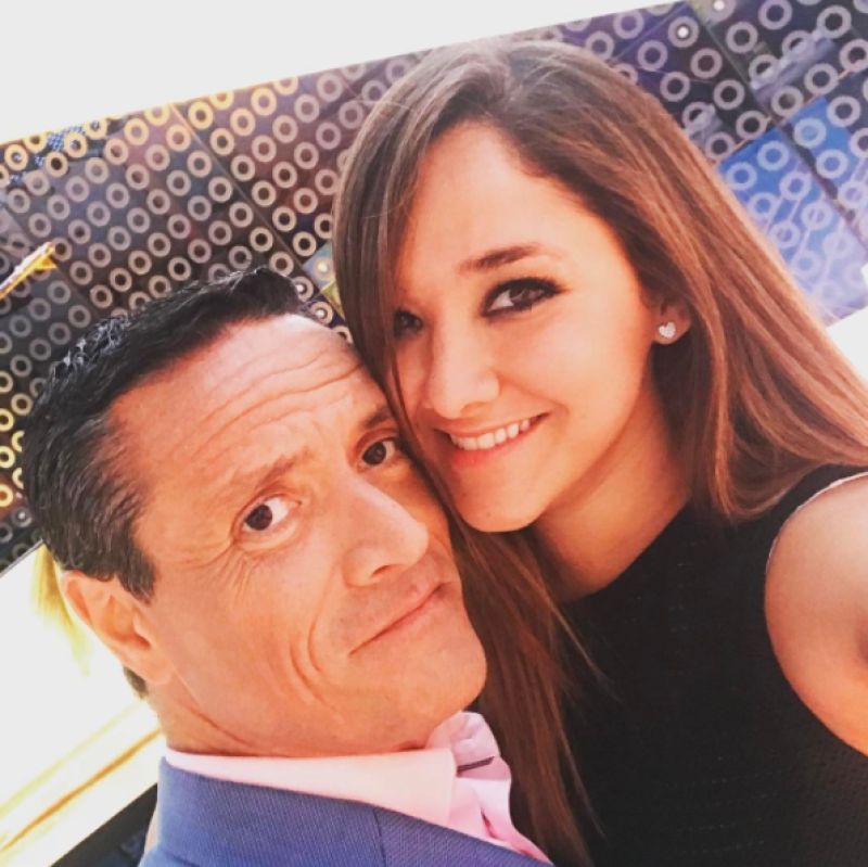 Sherlyn, Francisco Zea