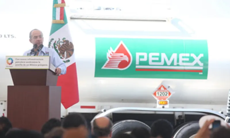 Pemex prevé invertir un promedio de 23,000 millones de dólares en exploración y explotación hasta 2026. (Foto: Notimex)
