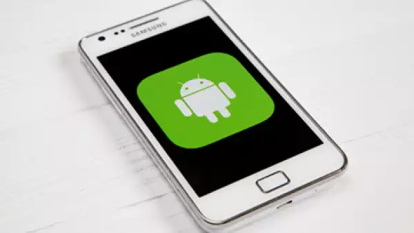 La investigación determinará si Google dice a los fabricantes de teléfonos cómo deben aparecer sus aplicaciones (Foto: Shutterstock)