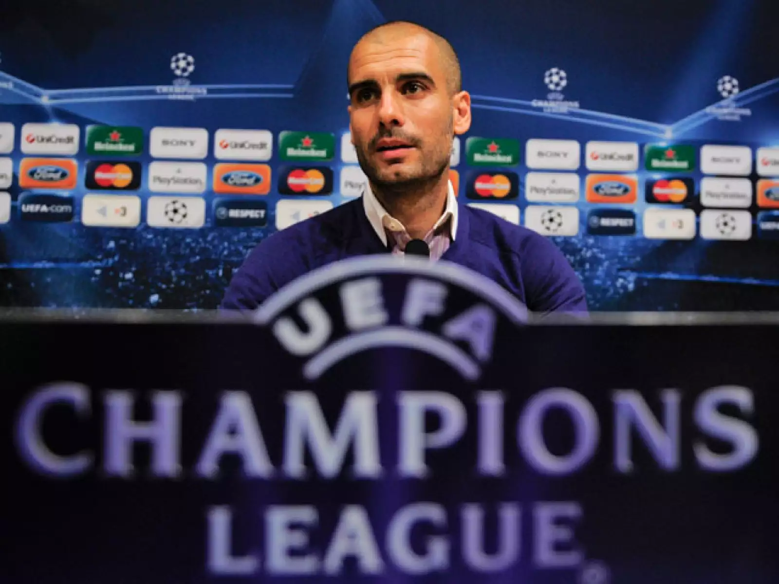 En diciembre de 2005 fichó para el Dorados de Sinaloa, equipo mexicano con el que jugó el Torneo de Clausura 2006.