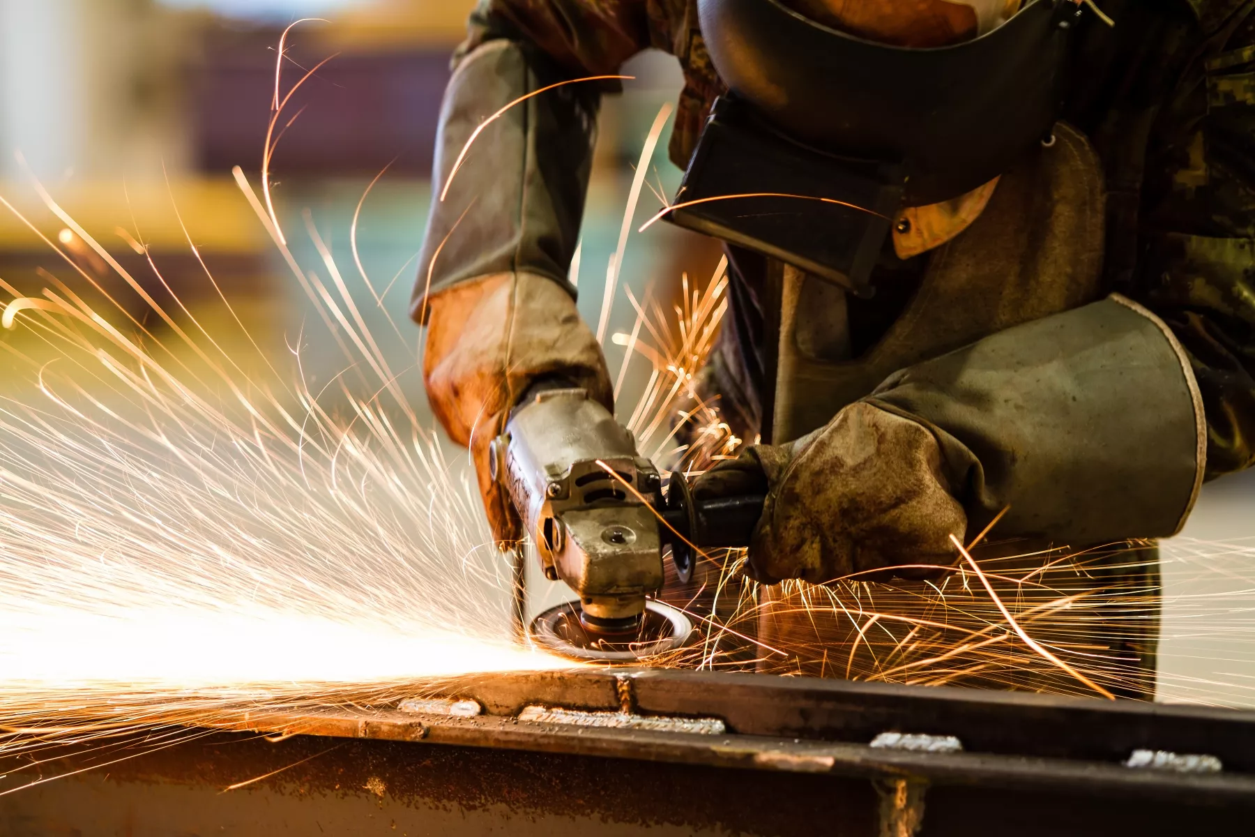 La actividad industrial crece 0.4% en julio, gracias a avance de manufactureras