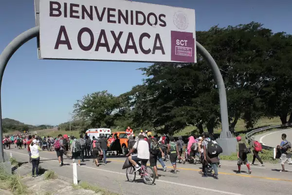 caravana migrante ingresa a Oaxaca