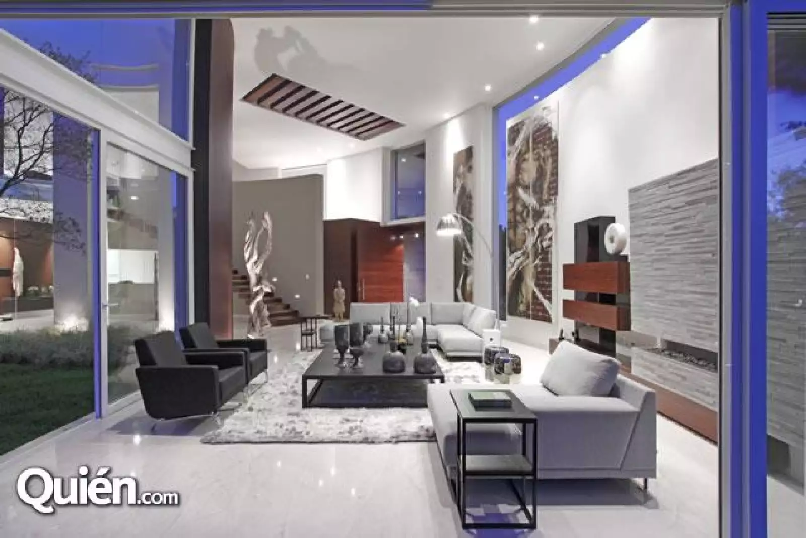 Equilibrio entre espacio,color y texturas dentro de una habitación