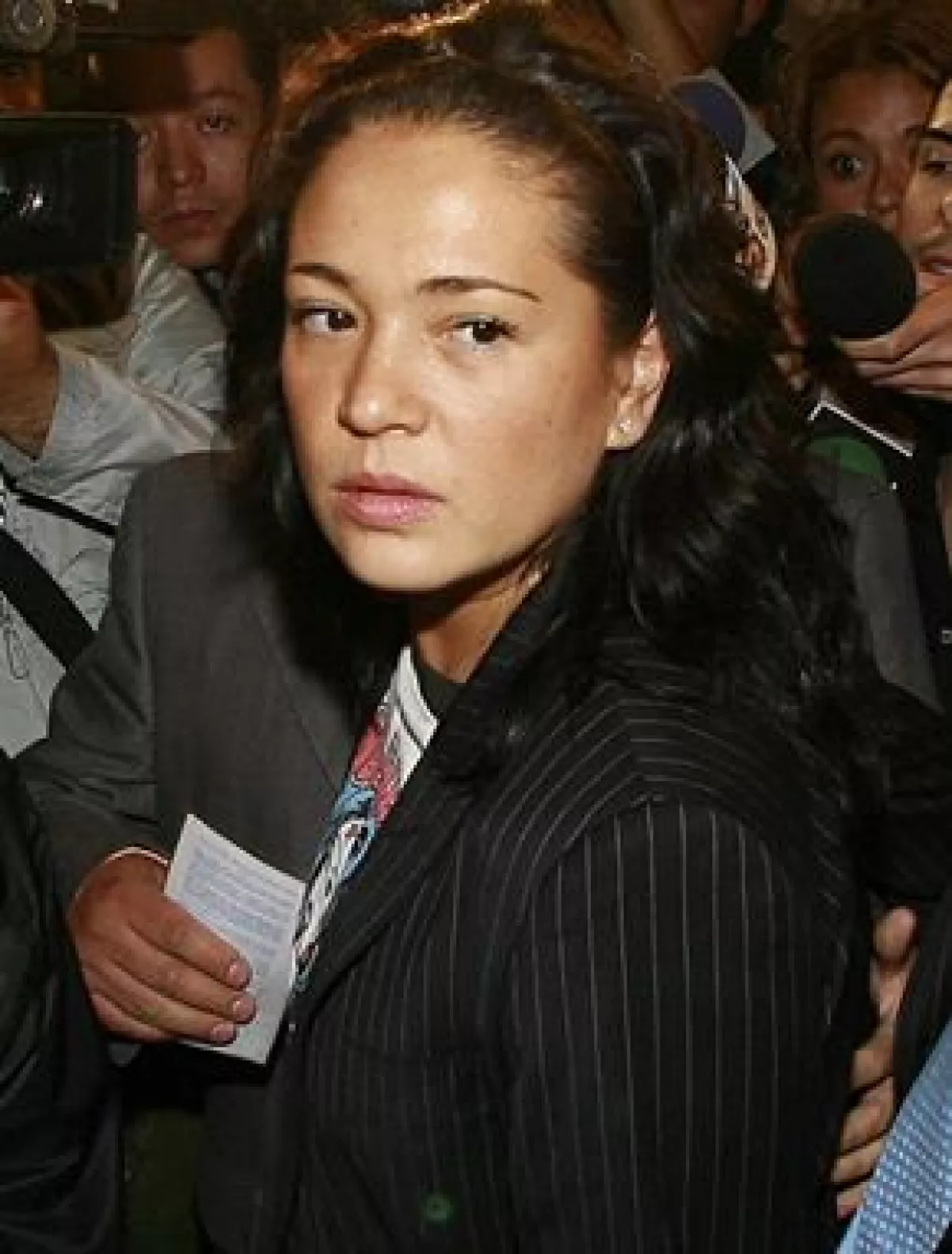 La conductora esta muy molesta con el cantante por haber golpeado a Verónica Castro.