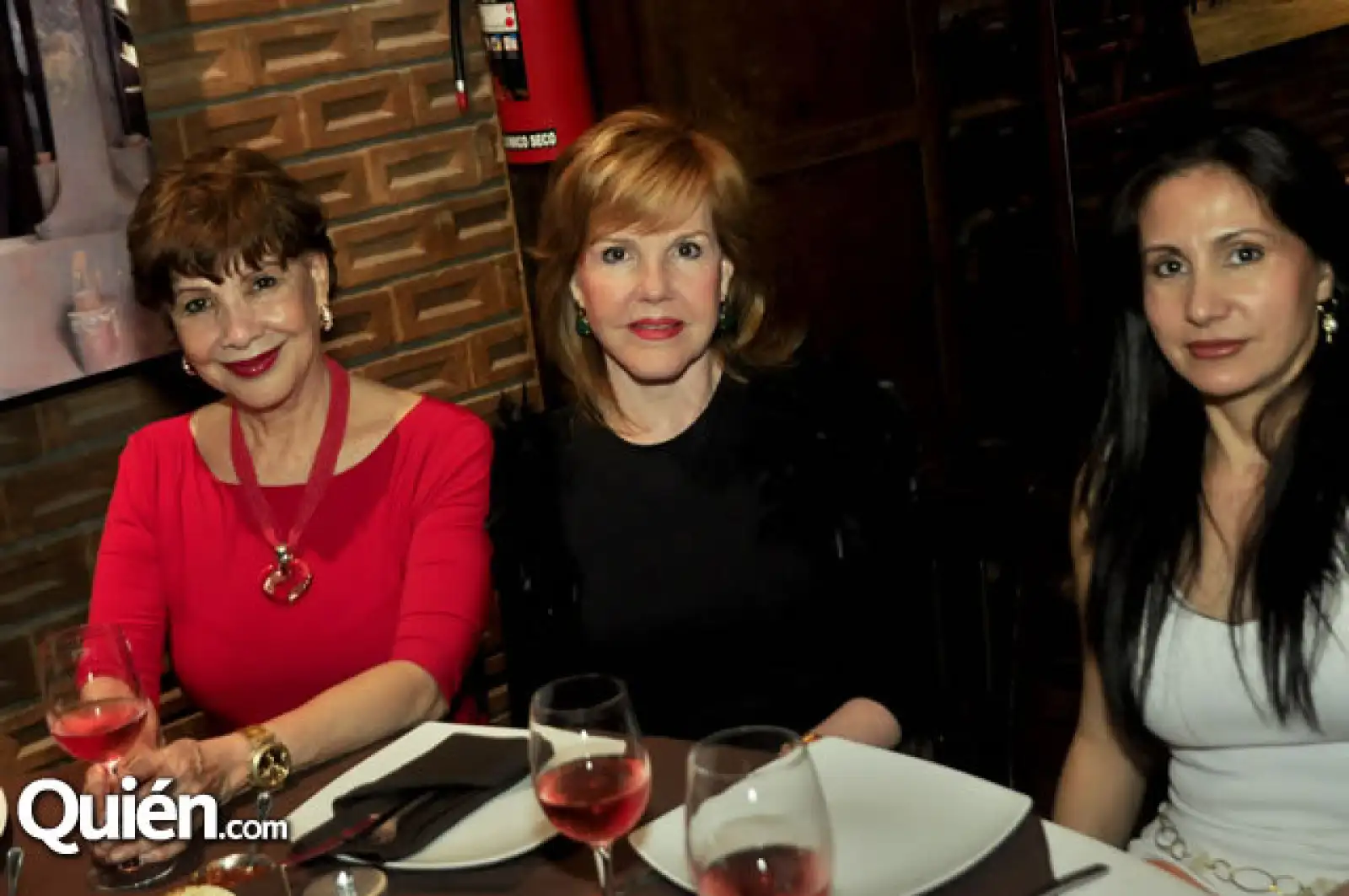 Gloria Gámez, Claudia Salázar de Leal y Olga de Guerra