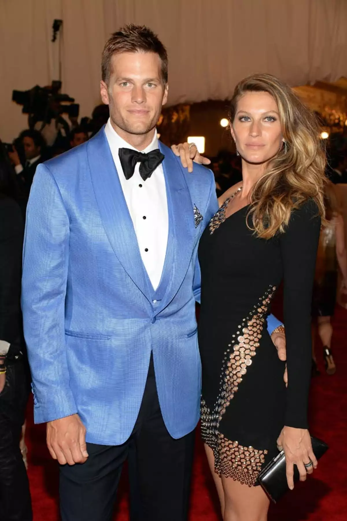 Finalmente el quarterback de los Patriots concluyó de una vez por todas las especulaciones que giran en torno a un supuesto divorcio entre él y la supermodelo brasileña Gisele Bündchen.