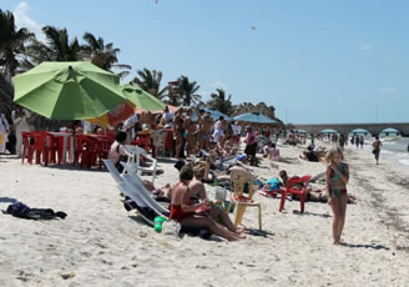 Gloria Guevara aseguró que el número de turistas extranjeros ha aumentado e incluso que los “springbreakers” ya están gozando de las playas mexicanas. (Foto: Notimex)