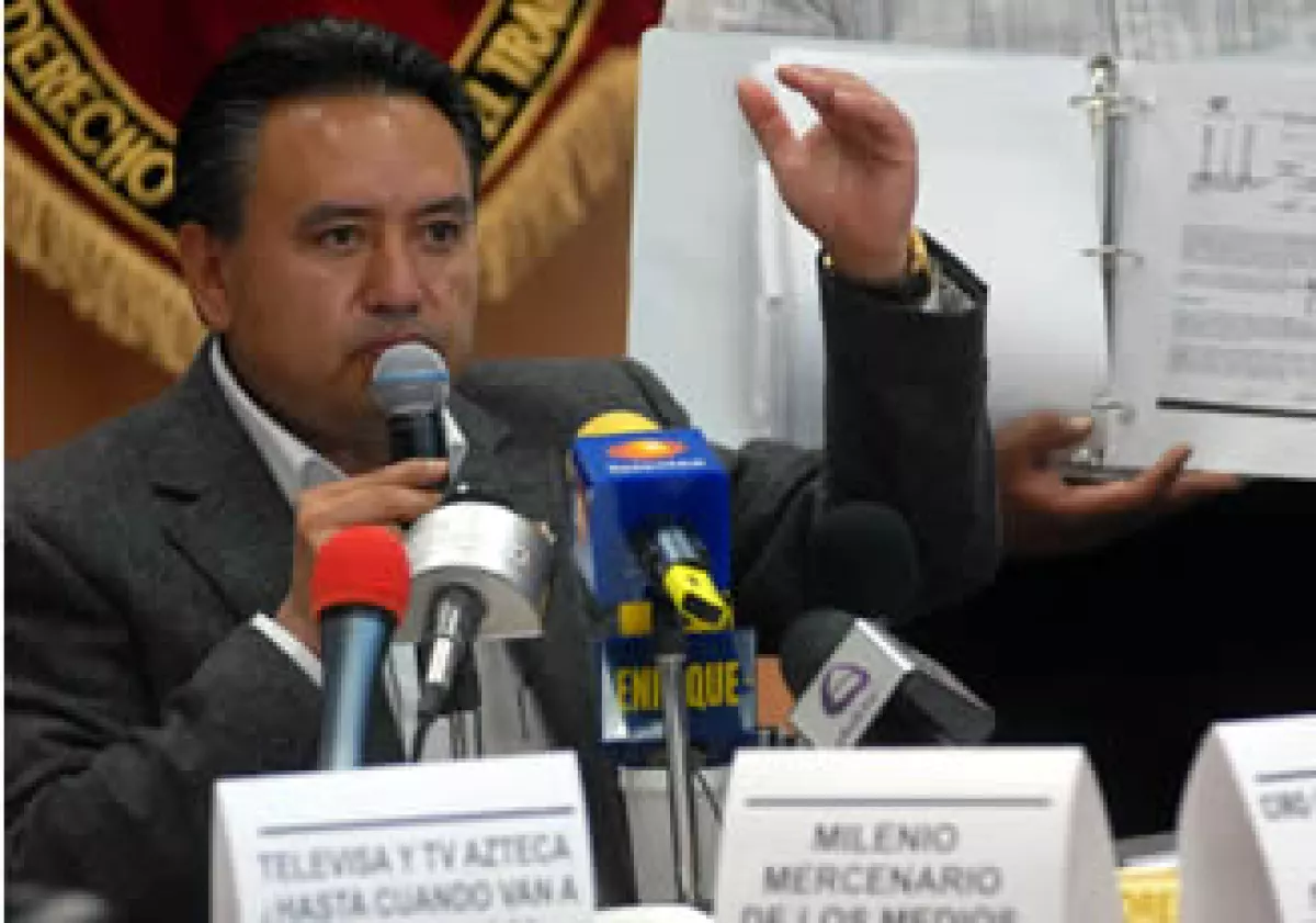 Martín Esparza dijo que acudirá a la CDHDF para presentar una queja similar a la que promovida en la CNDH por violación a las garantías individuales de trabajadores. (Foto: Notimex)