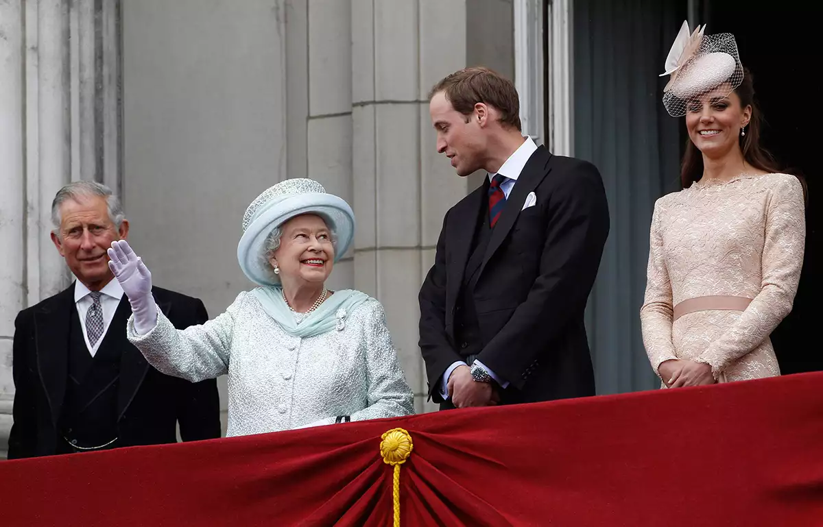 Diamond Jubilee - Carriage Procession And Balcony Appearance